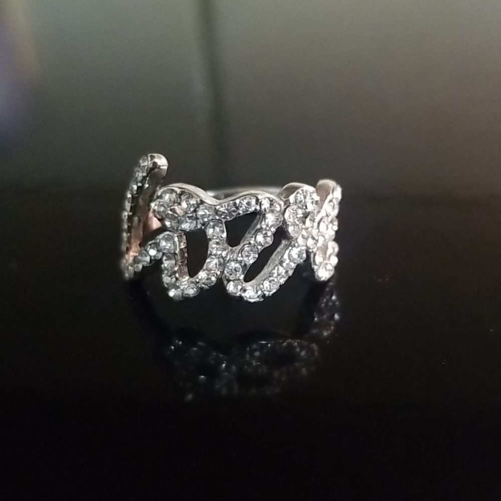 O- Cursive "love" ring w/ faux diamond rhinestones - Picture 6 of 7